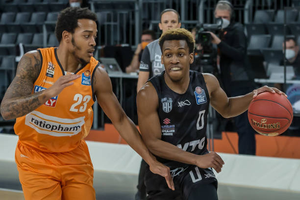 及友谊赛中 及友谊赛中